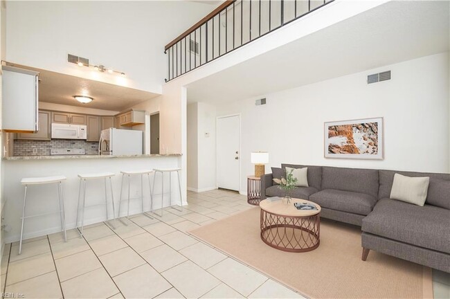 Building Photo - 1545 Lakeport Ct