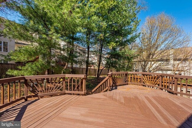 Building Photo - 4002 Rosemeade Dr