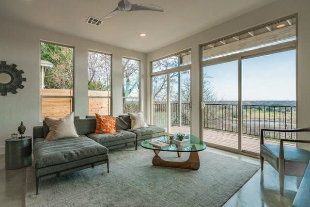 Building Photo - 2803 Crest Ave