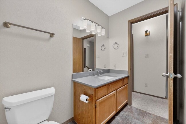 Building Photo - Prospectors Point NE Condo 2 Bedroom, 2 story, 1 1/2 Bath, 1 car garage