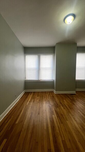 LIVING ROOM - 516 Monastery Pl