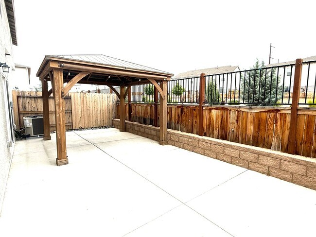 Building Photo - Beautiful Newer 3 Bedroom Townhome in the North Valleys!