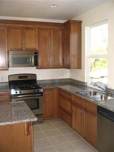 Building Photo - 2515a Garfield Ave