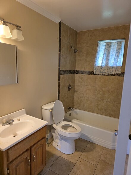 Building Photo - 540 Boquet St