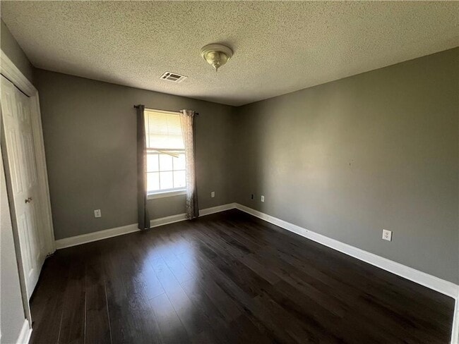 Building Photo - 5620 4th St