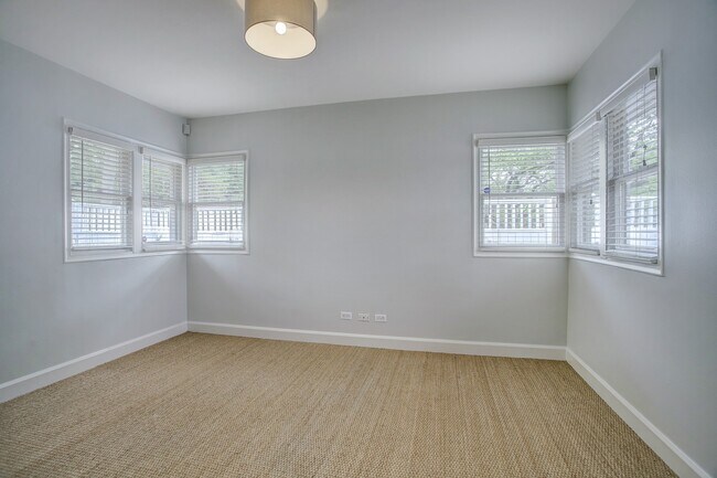 Building Photo - 2228 Addison Rd