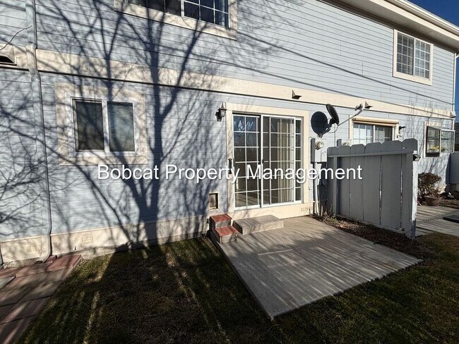 Building Photo - 1420 Douglas Ave