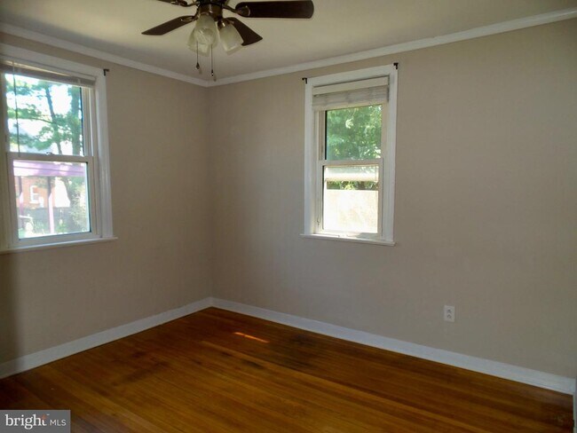 Building Photo - 220 Addison Ave