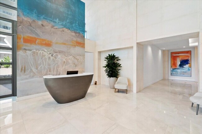 Building Photo - 3100 N Ocean Dr