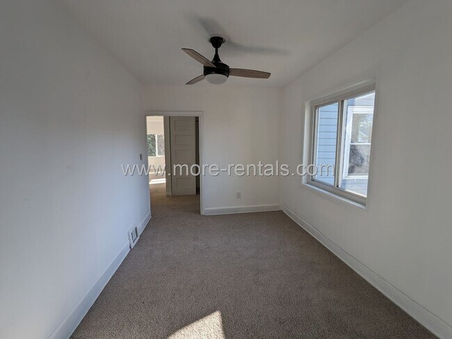 Building Photo - 546 E Jenkins Ave