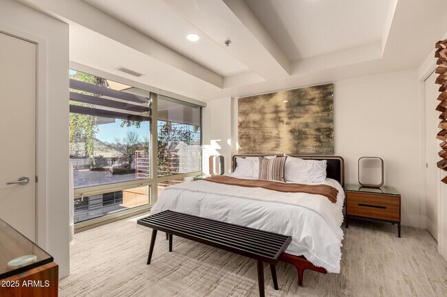 Building Photo - 7131 E Rancho Vista Dr