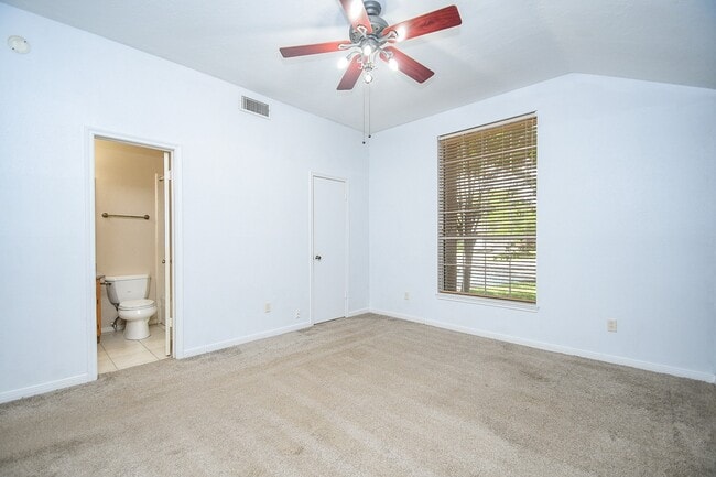 Building Photo - 8562 Laurel Trails Dr