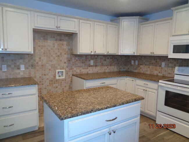 Building Photo - 720 Devonshire Ct