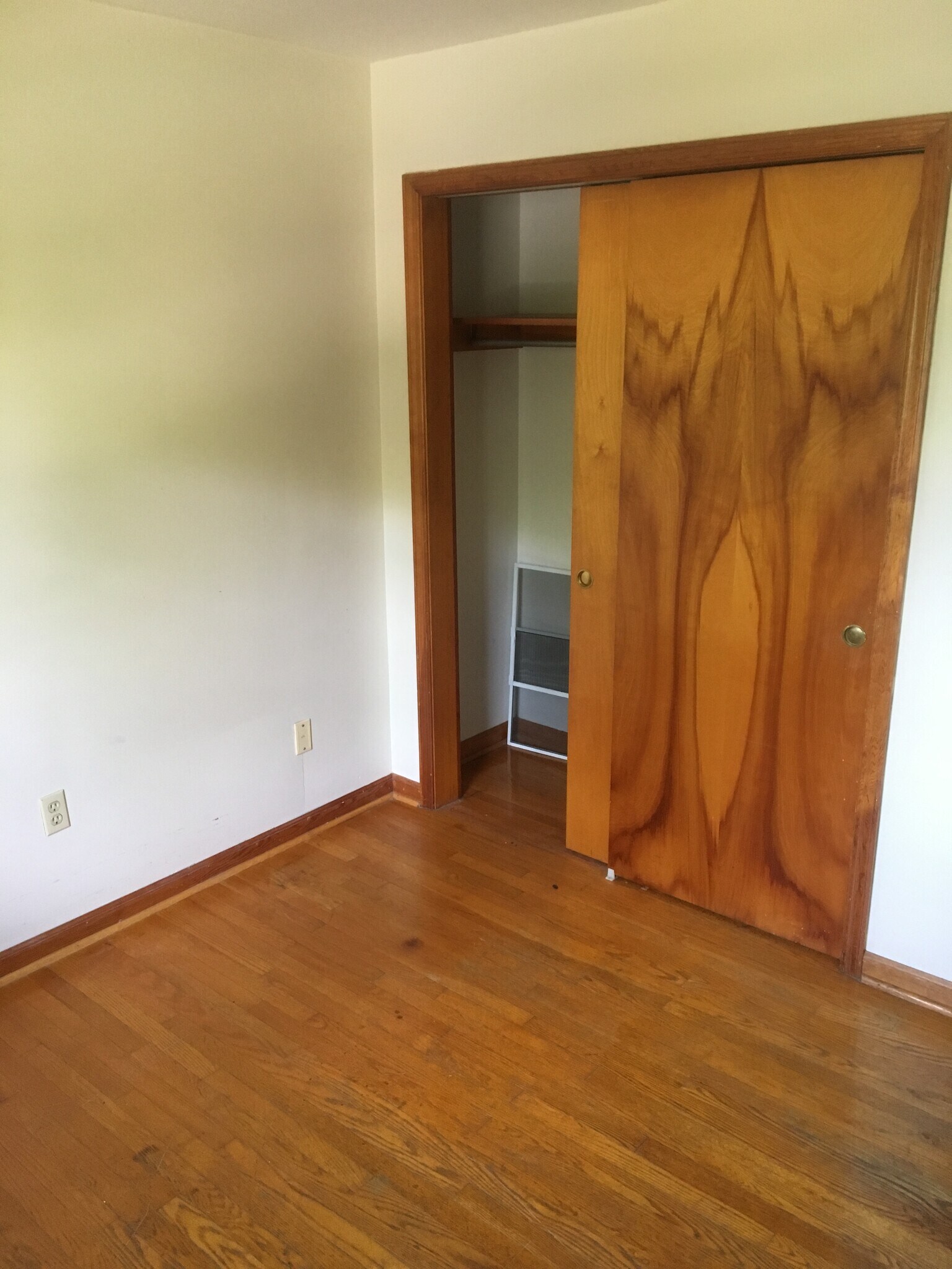 Building Photo - 403 Marlington St