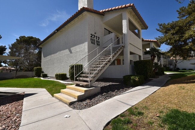 Building Photo - Cozy 2-Bedroom Condo at The Lakes – 2nd Fl...
