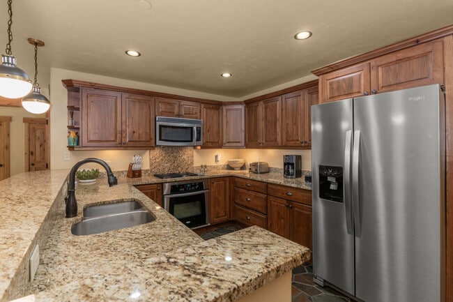 Building Photo - 2900 Blackhawk Ct