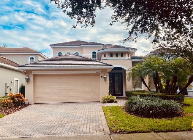 Primary Photo - 8132 Vía Bella Notte