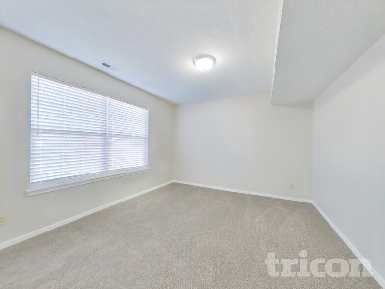 Building Photo - 5136 Dollar Ridge Ln