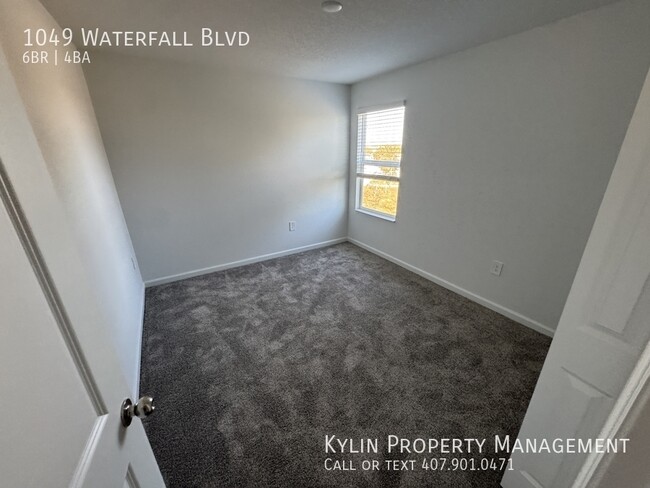 Building Photo - 1049 Waterfall Blvd