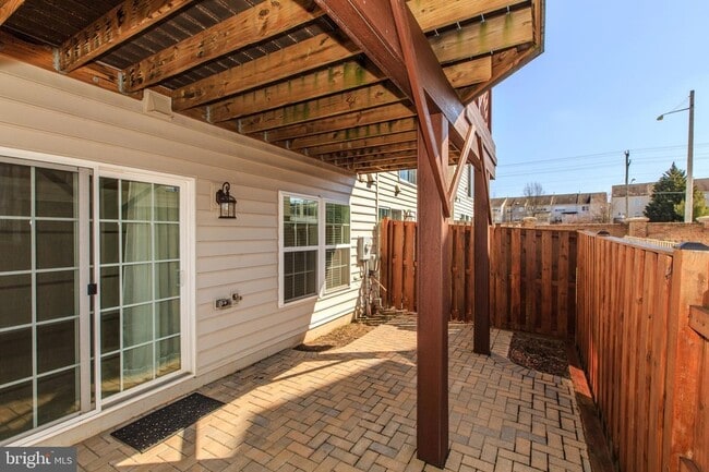 Building Photo - 6266 Summit Point Ct