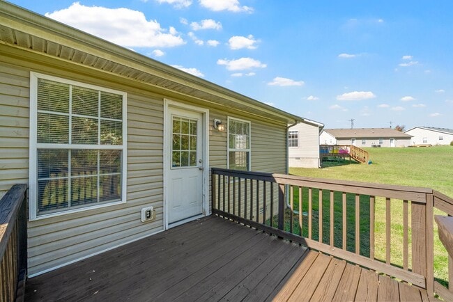 Building Photo - 105 Solid Rock Ct