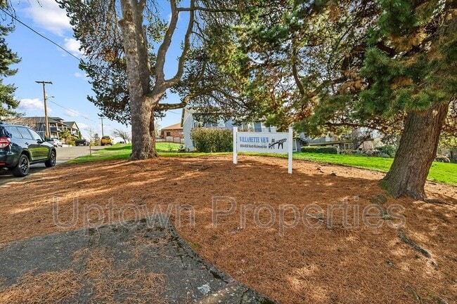 Building Photo - 6830 N Richmond Ave