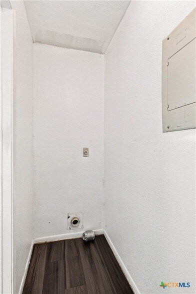 Building Photo - 3410 Victoria Cir