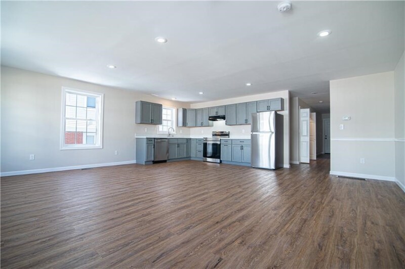 Building Photo - 84 Glenham St