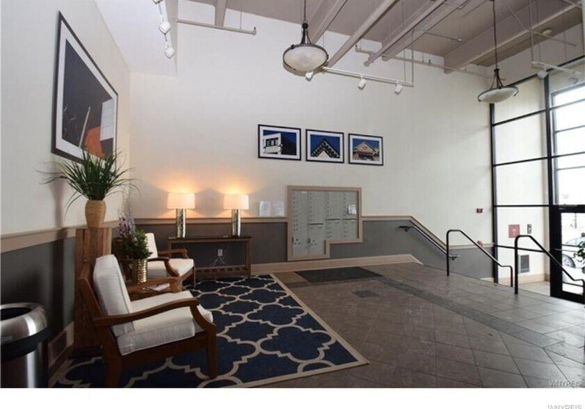 Building Photo - 210 Ellicott St