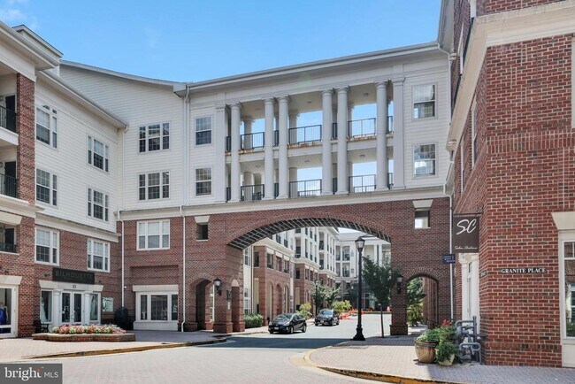 Building Photo - 3 Arch Pl