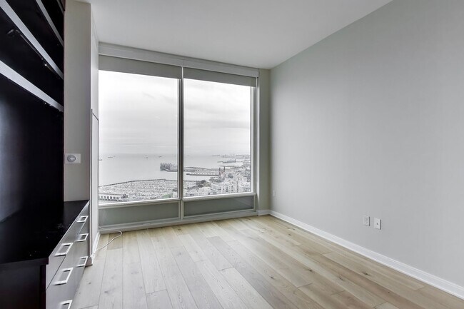 Building Photo - Luxury High-Rise Living | Stunning Bay Bridge Views from the 31st Floor