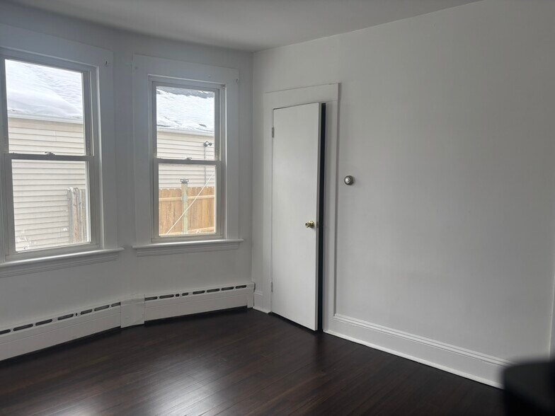 Building Photo - 75 Pixlee Pl