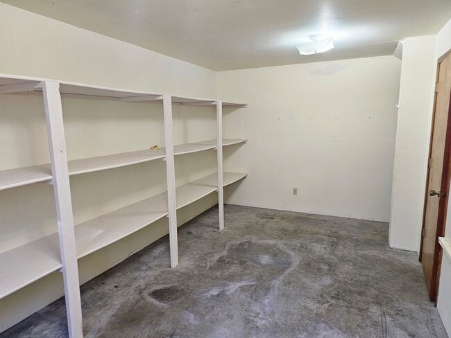 Building Photo - 66955 End Rd