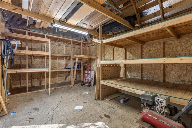 Building Photo - 6200 Shadow Bend