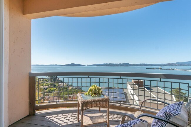 Building Photo - 245 Water St