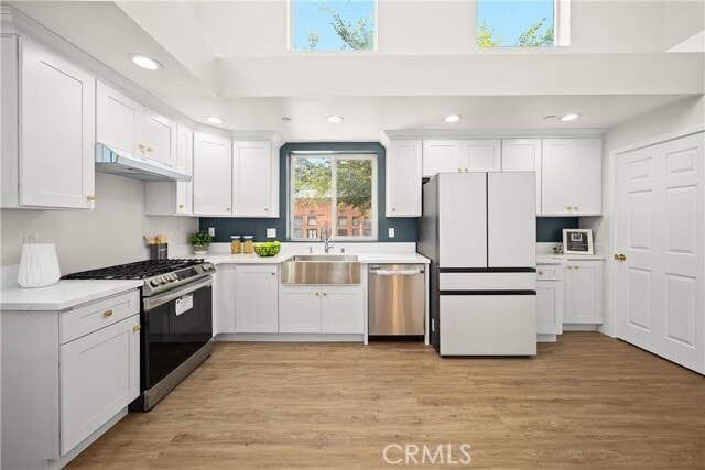 Building Photo - 1372 Carmona Ave