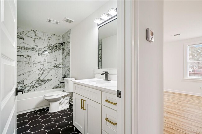 Building Photo - 5186 Broken Oak Dr