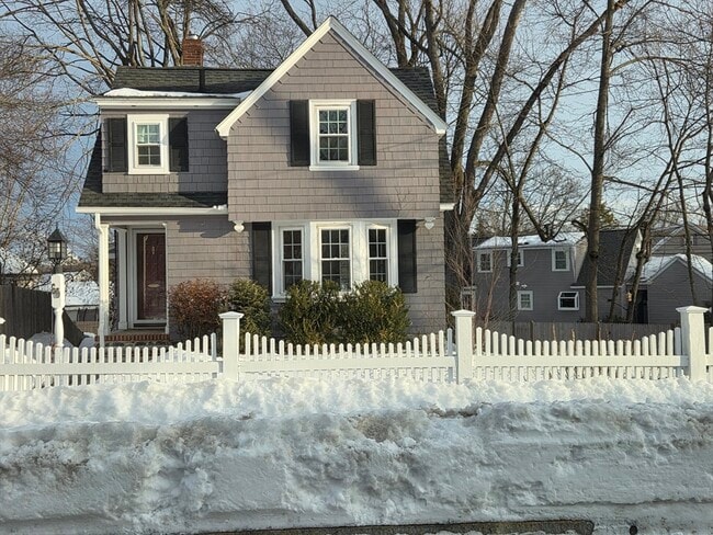 Building Photo - 60 Park St