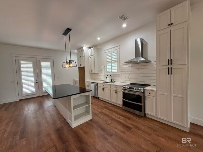 Building Photo - 10391 Emmanuel St