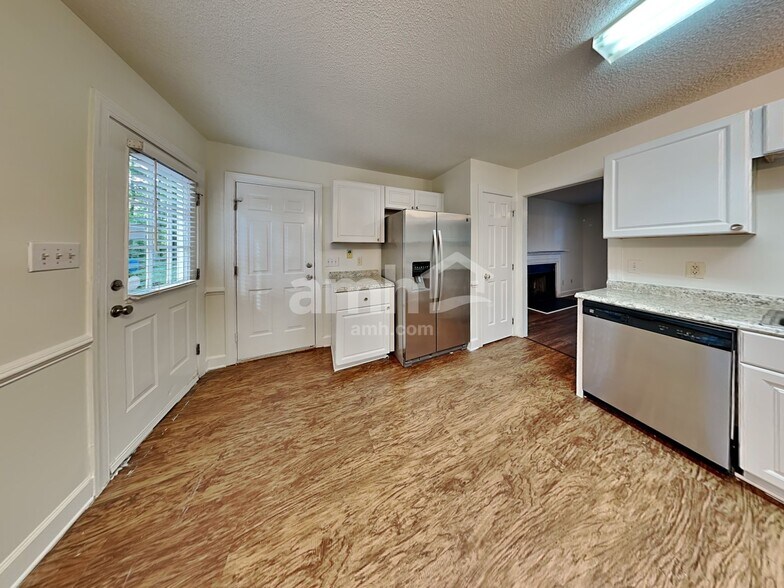 Building Photo - 803 Delray Ln