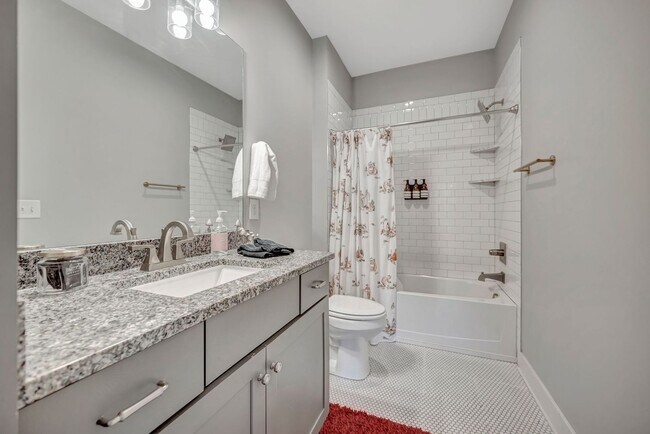 Building Photo - 3 Bed/ 3.5 Bath Townhome in Wedgewood with 2 Car Garage, Furnished or Unfurnished