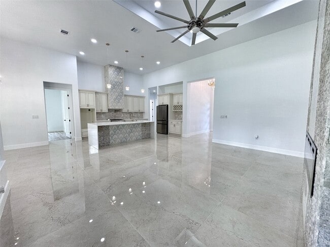 Building Photo - 3037 Rd 66124