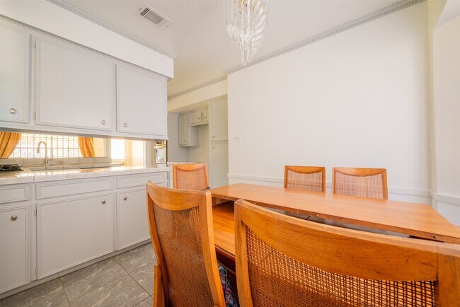 Building Photo - 4031 Curly Oaks Dr