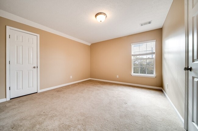 Building Photo - 107 Havenwood Ct