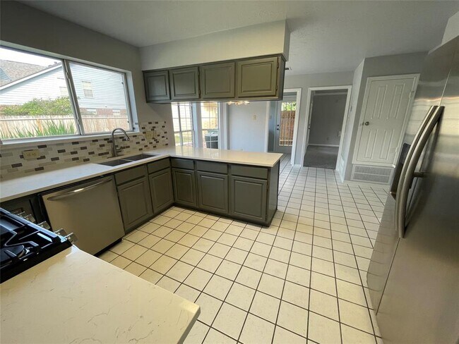 Building Photo - 14803 Silver Knight Ct