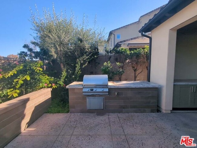 Building Photo - 16243 Cameo Ct