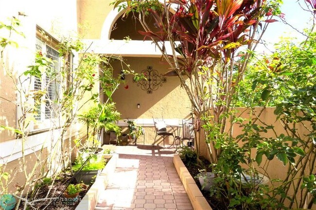 Building Photo - 491 NW 188th Terrace