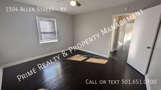 Building Photo - 1504 Allen St