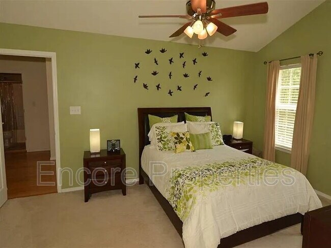 Building Photo - 6225 Saybrooke Dr