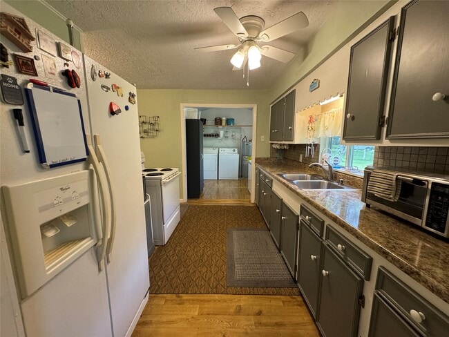 Building Photo - 2300 Bowler Rd